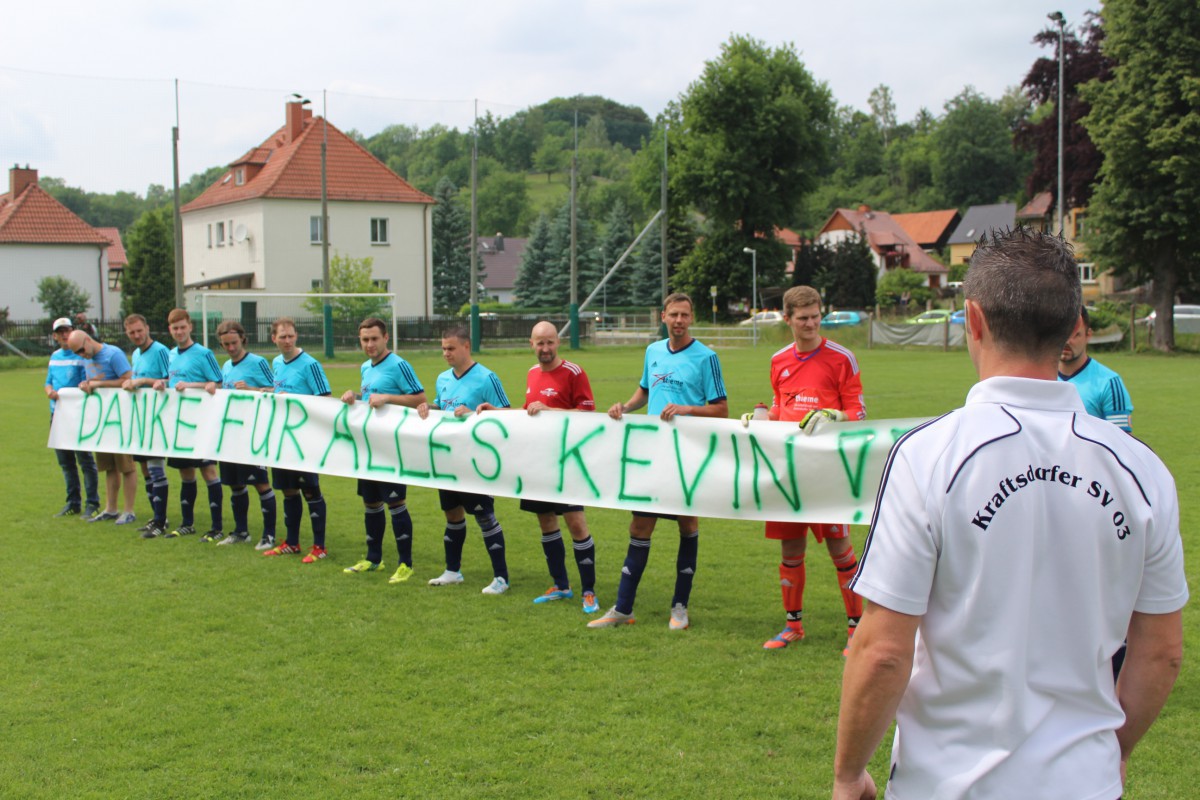 Kraftsdorf verabschiedet Trainer und Spieler.